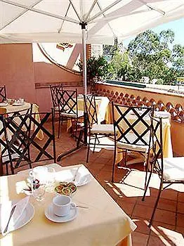 טאורמינה Mendolia Beach Hotel