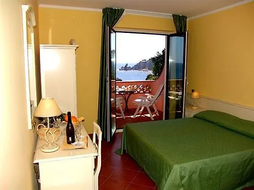 טאורמינה Mendolia Beach Hotel
